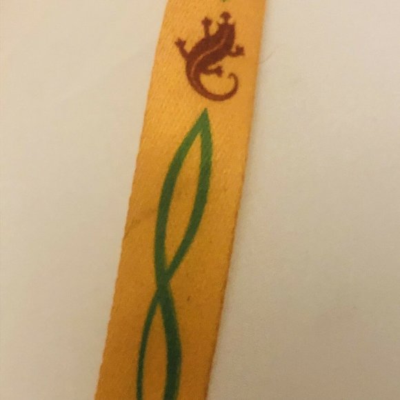 Disney Tangled Pascal Lizard Yellow Light Up Lanyard Necklace - Picture 11 of 12